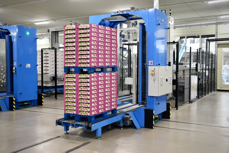 Hand Pallet Wrap Clear 400mm x 300m 17 Micron (Pack: 6 rolls)